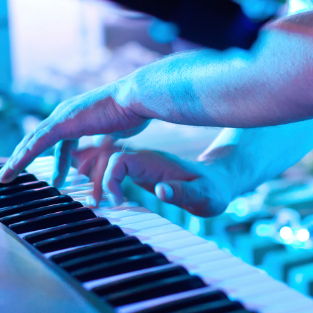 Steuerungen und Konnektivität