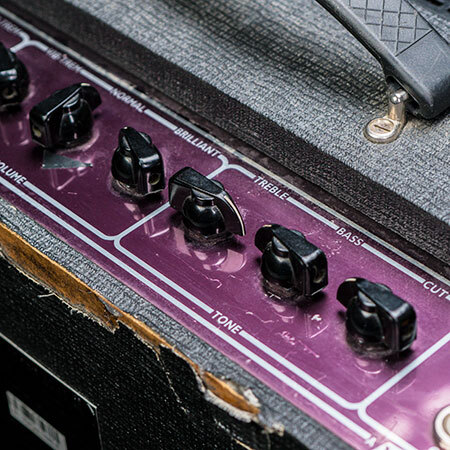 Empilez les sonorités hard-rock