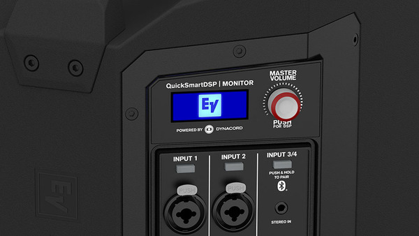 Un son supérieur commence derrière la calandre