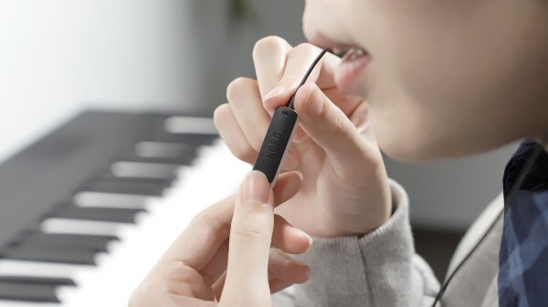 Trasmissione vocale aggiuntiva con microfono disattivabile