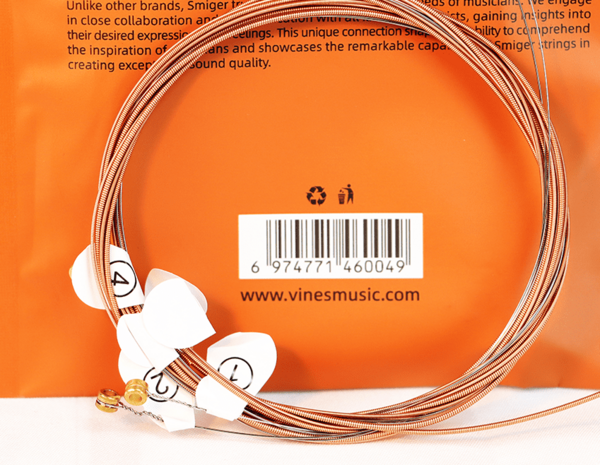 Rote Kupfer-Folk-Gitarrensaiten für warmen Klang und dauerhaften Spielkomfort